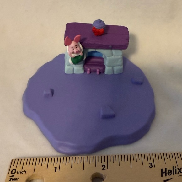 Christmas at Pooh's House Merry Miniature Figurines - Picture 4 of 16